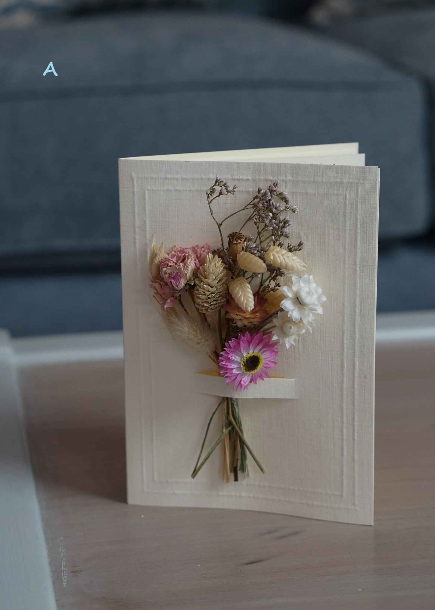 A6 Dried Flower Bouquet Greeting Card - Ivory - Boxed -Everlasting daisy