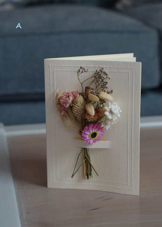 A6 Dried Flower Bouquet Greeting Card - Ivory - Boxed -Everlasting daisy
