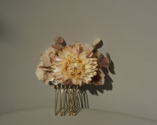 Small dried flower hair comb - peach