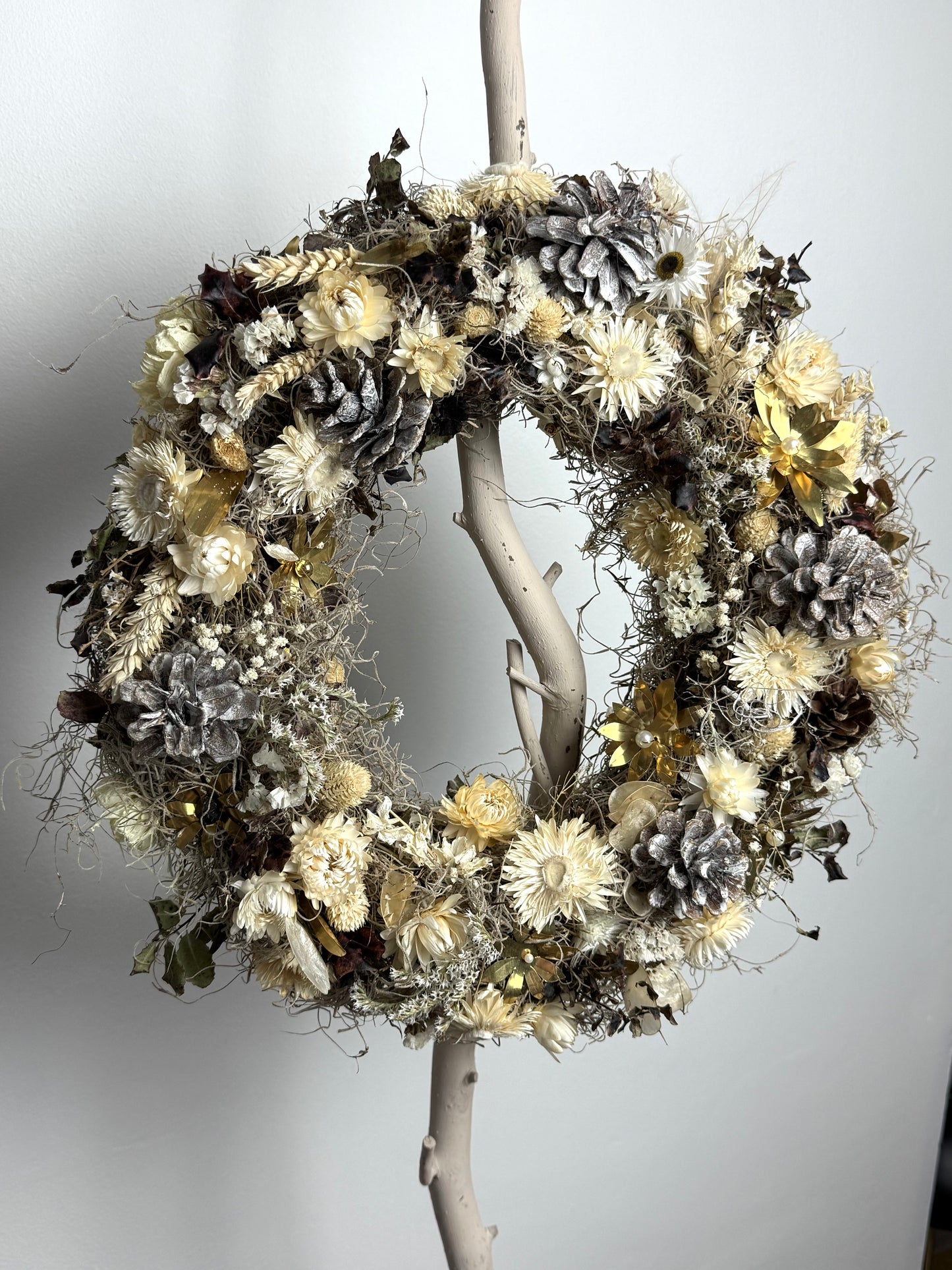 Monochrome & Gold Wreath