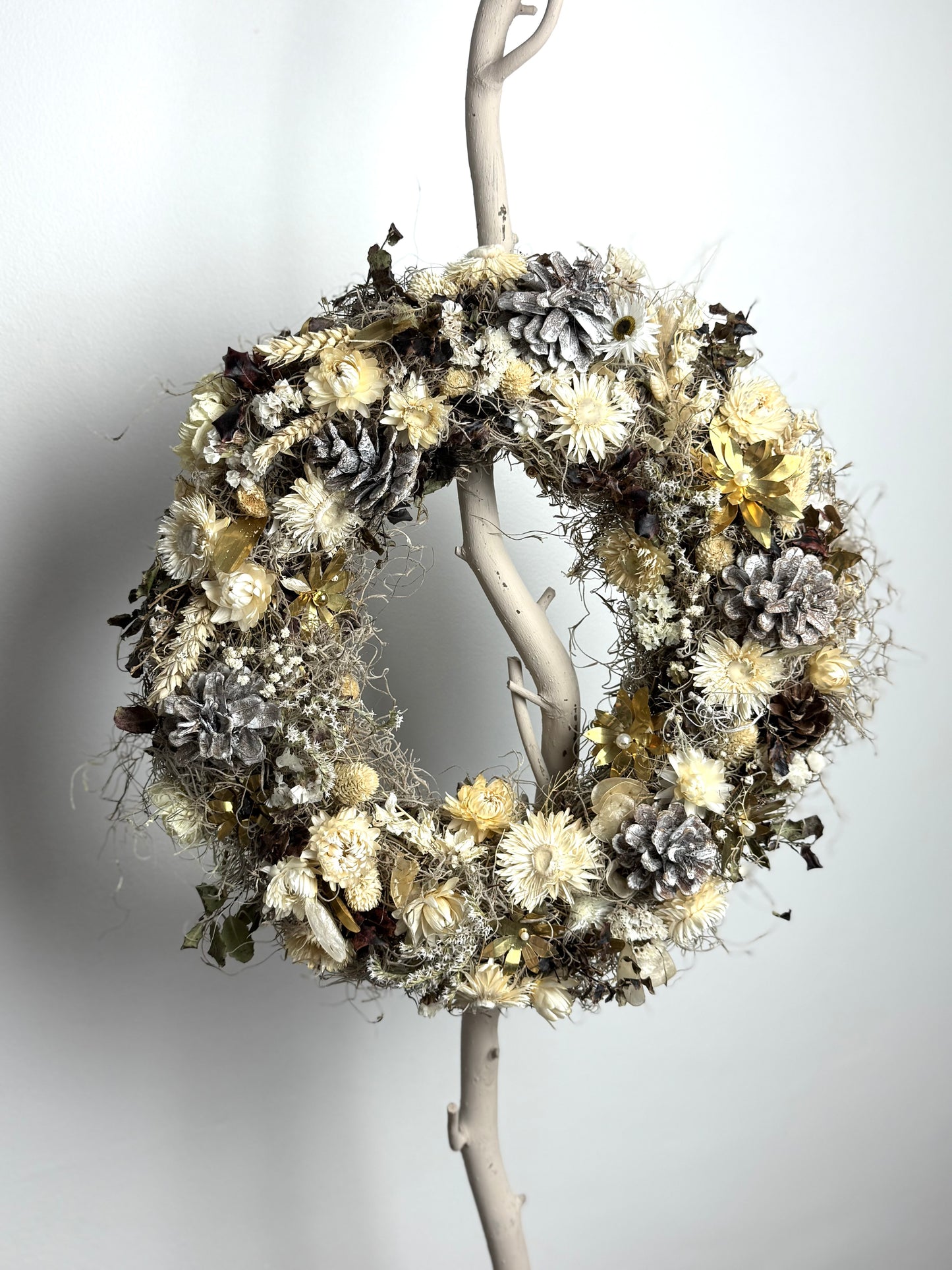 Monochrome & Gold Wreath